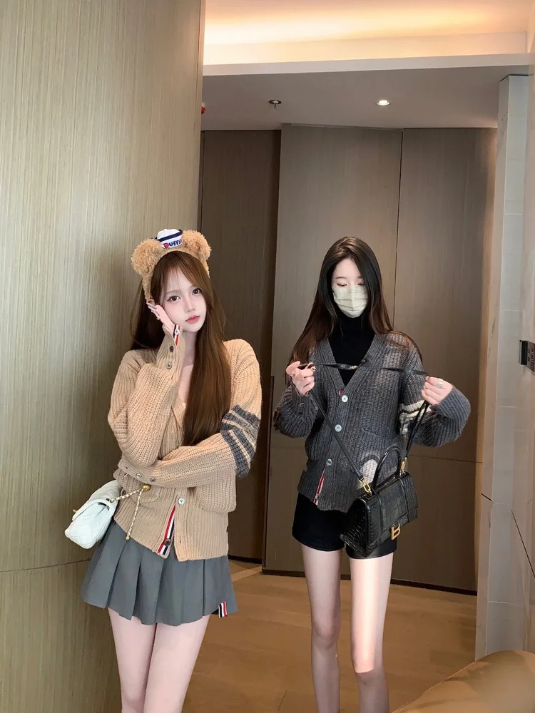 

Свободный вязаный кардиган с V-образным вырезом из шерсти и хлопка, крупной вязки, с принтом, длинными рукавами, средней длины, на пуговицах, в университетском стиле