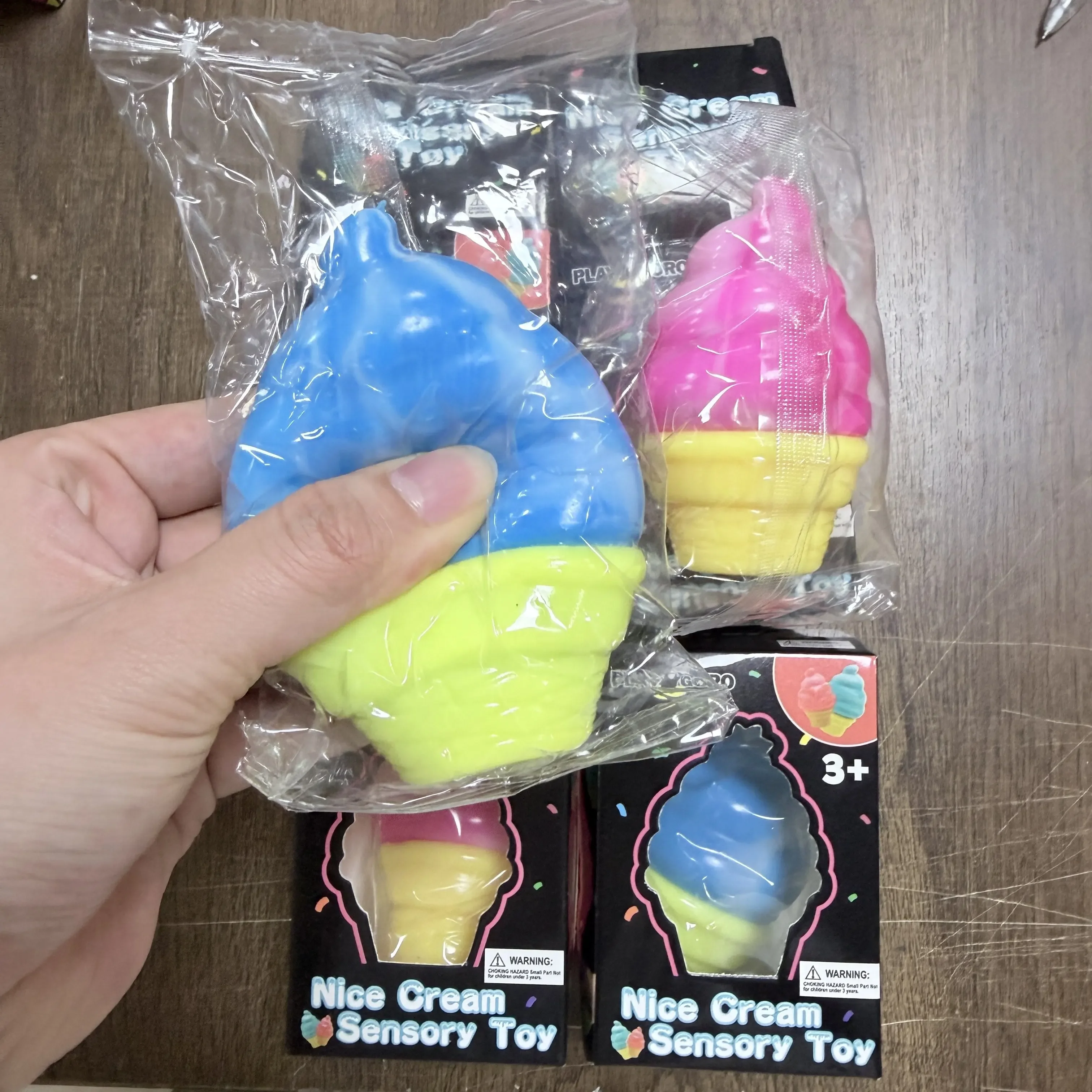 New ice cream decompression toy can relieve anxiety and release stress, tactile toy can rebound decompression artifact