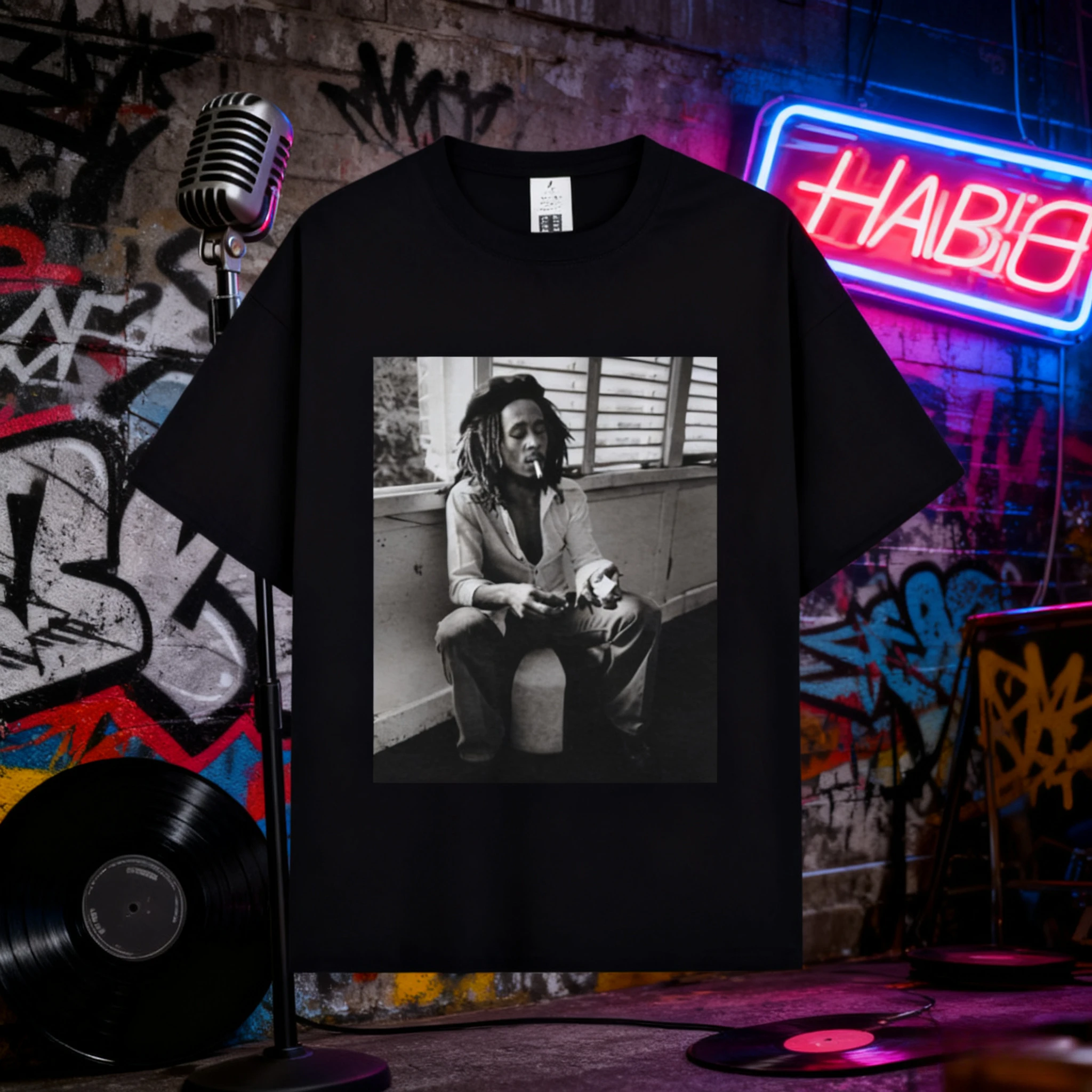 

2025 Summer Bob Marley, The Originator of Reggae Music, T-shirt Men's Retro Hip-hop Cotton Short-sleeved Loose Casual Shirt