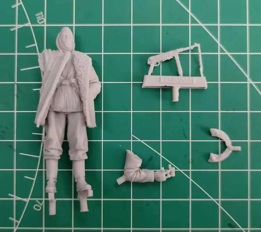 ชุดโมเดลทหารเรซิ่นขนาด 1/35 สำหรับนายทหารสงครามโลกครั้งที่ 2 รุ่น Gk สีขาว แบบถือ ไม่ประกอบและไม่ลงสี ของเล่น DIY พร้อมกล้องส่องทางไกล