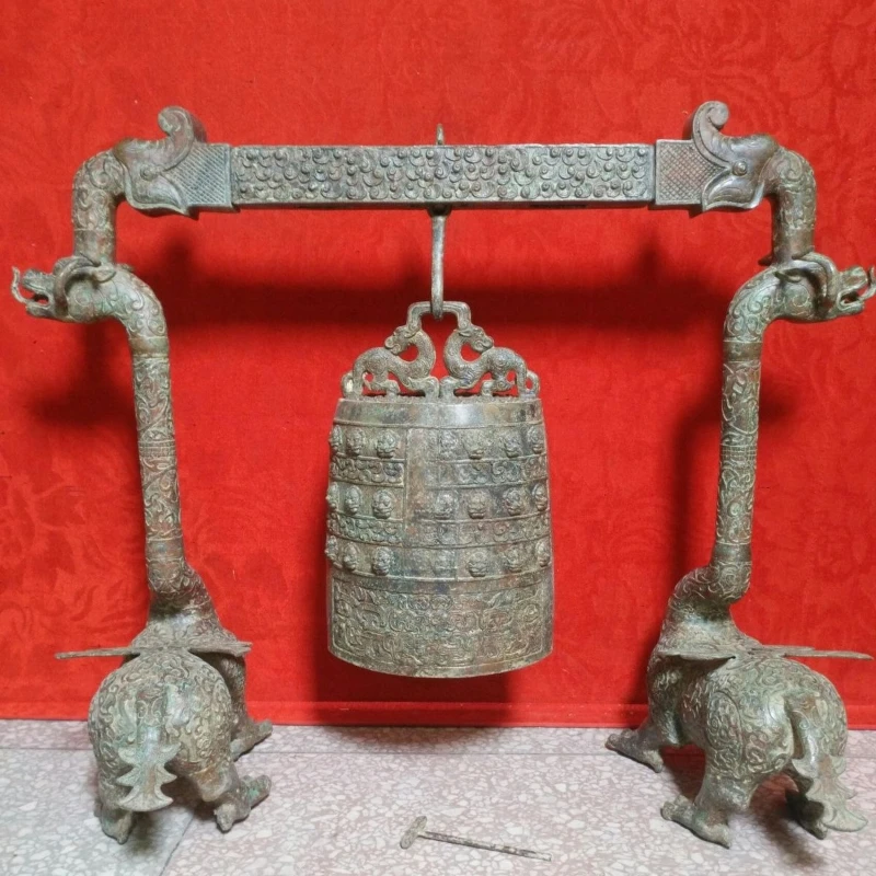 

Bronze Eastern Zhou percussion instrument "Swiss Beast Hanging Bell" is an ancient large-scale single percussion