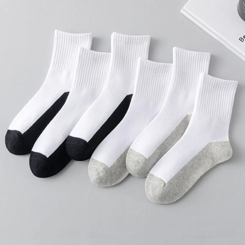 4/6Pairs مريحة بسيطة الرجال منتصف العجل الجوارب الجوارب تنفس الرجال جوارب أنبوبية المرقعة عدم الانزلاق الرياضة جورب الصيف