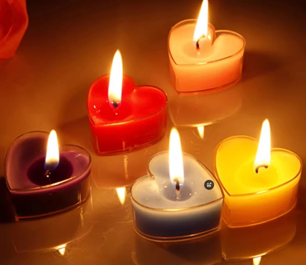 

High end aromatherapy candles come in a variety of colors to choose from, including romantic scented candles
