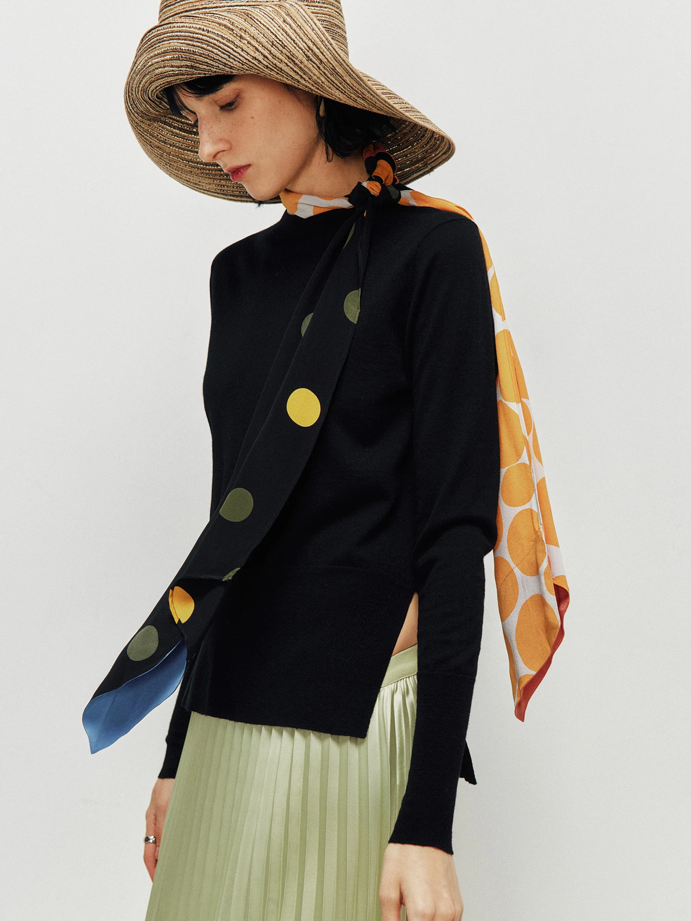 

Элегантный винтажный шерстяной свитер с воротником-шарфом из шелка, мягкий на ощупь, в стиле кэжуал, модный китайский бренд для женщин