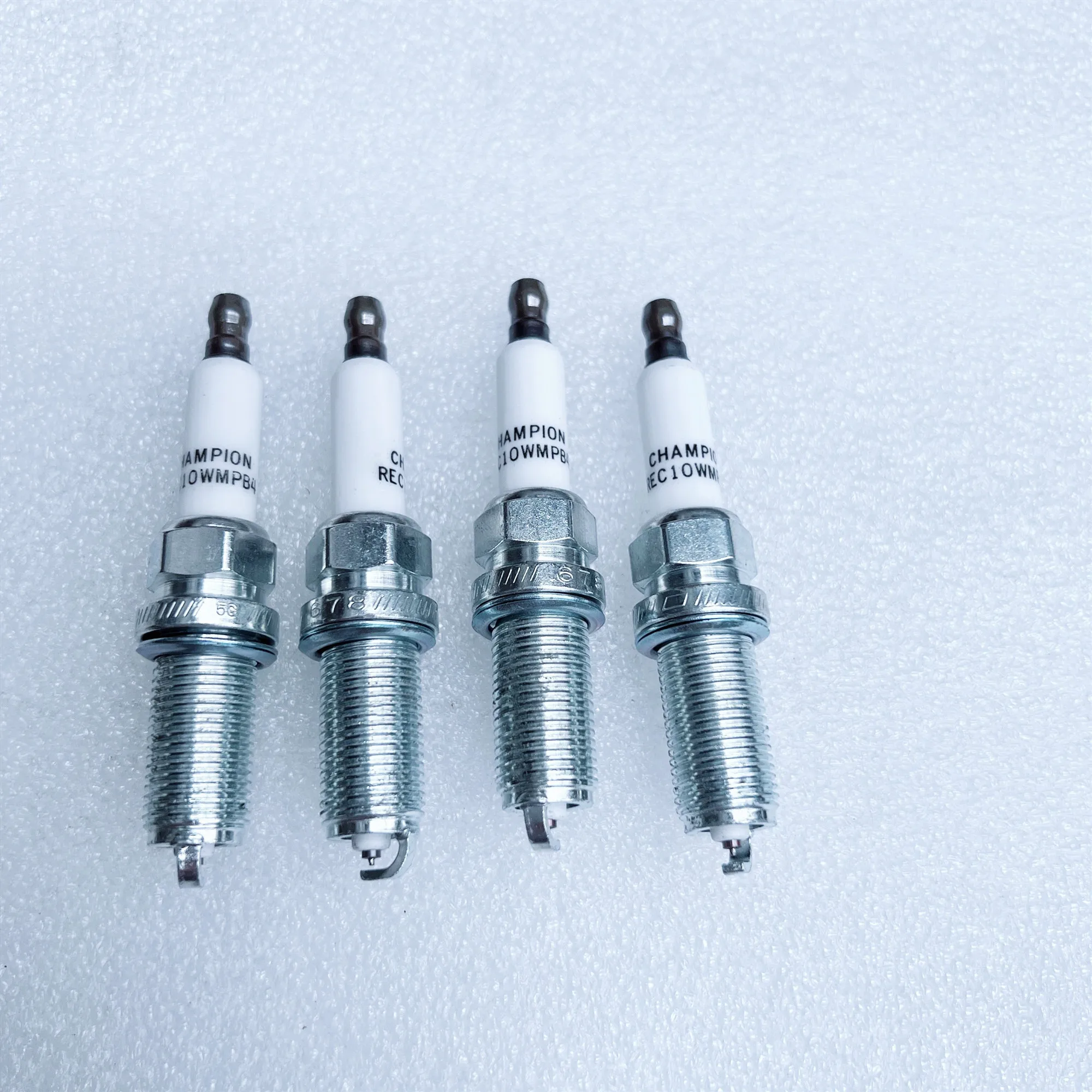 4PC Original Spark Plug 68148183AC, SP148183AC, REC10WMPB4 Applicable: 2.0L, 2.4L ，Cherokee KL, Guide M6, Compass MP, Traitor, 2