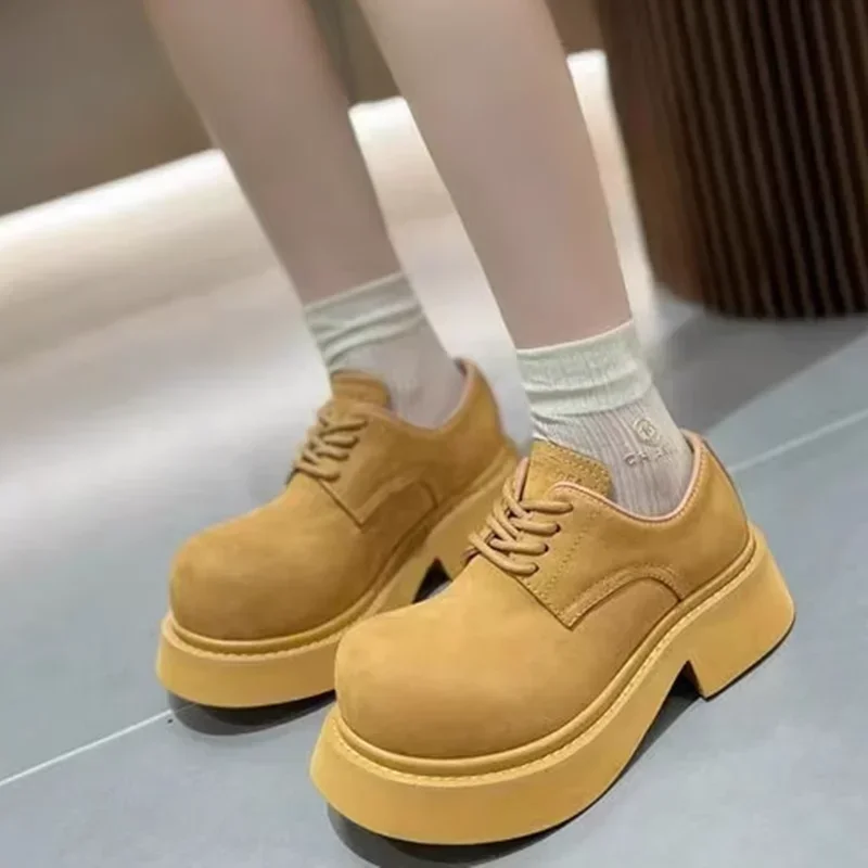 

Мотоциклетные ботинки большого размера на платформе со шнуровкой, новая обувь из микрофибры в стиле панк, ботинки с круглым носком и металлическими украшениями