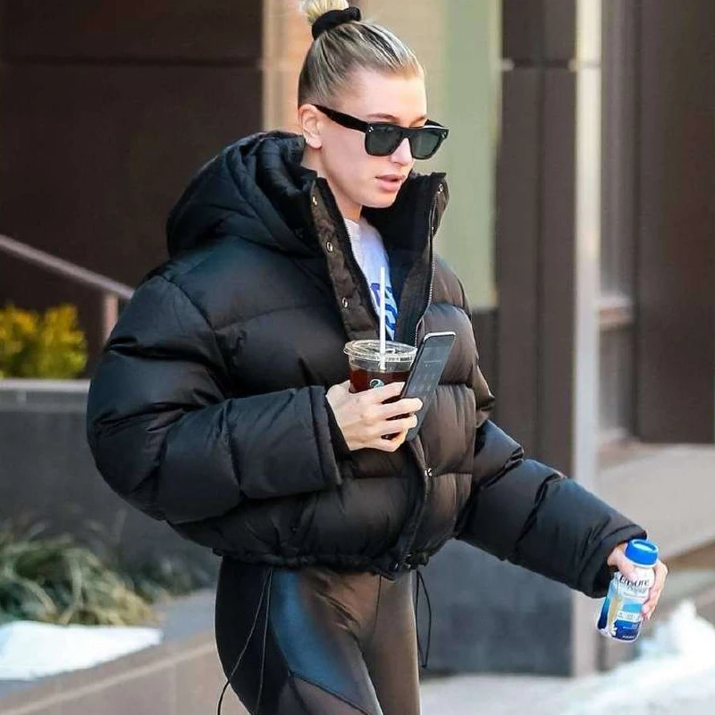 

Женская укороченная хлопковая куртка Hailey Beige в уличном стиле, зимняя мода, Gigi Aunty Celebrity Street Snap, приталенный крой, на молнии