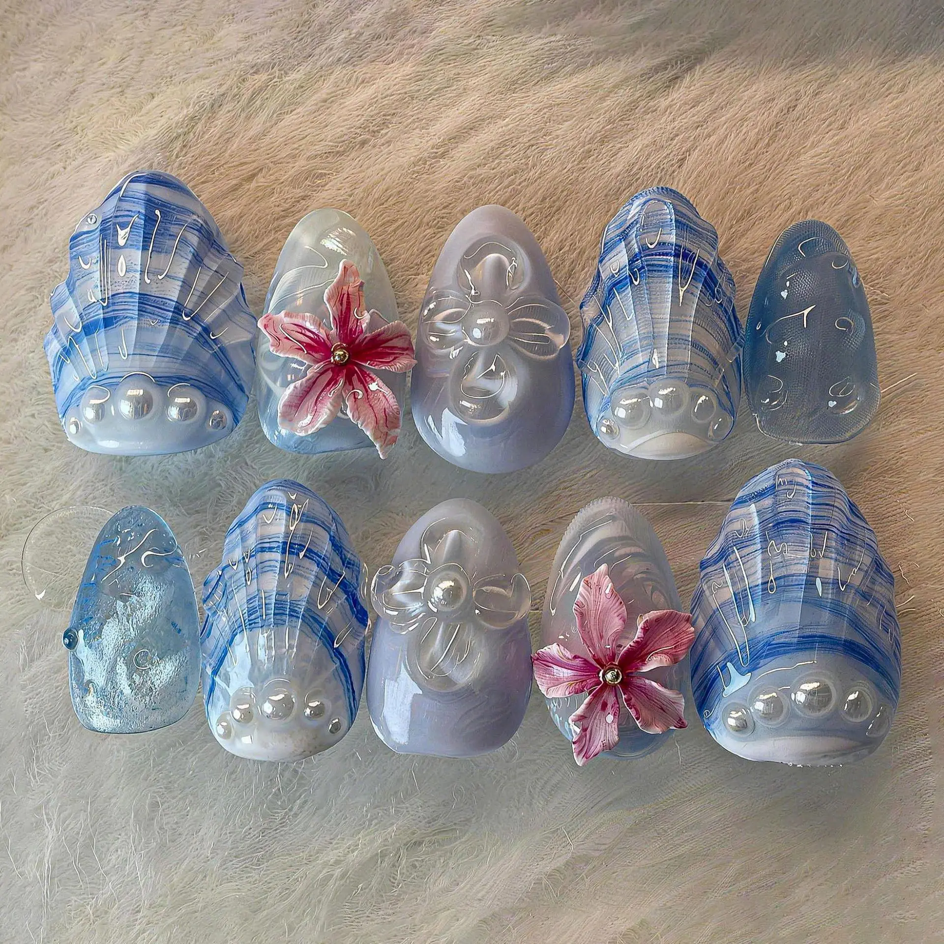 24pcs Ocean Wave Shell Shape Press on Nails 3D Flower Pearl Fake Nail Short Almond Full Coverage Nail Tips for Women False Nail