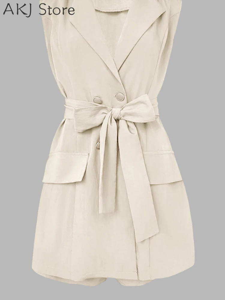 Mameluco con botones y detalle atado sin mangas con cuello entallado