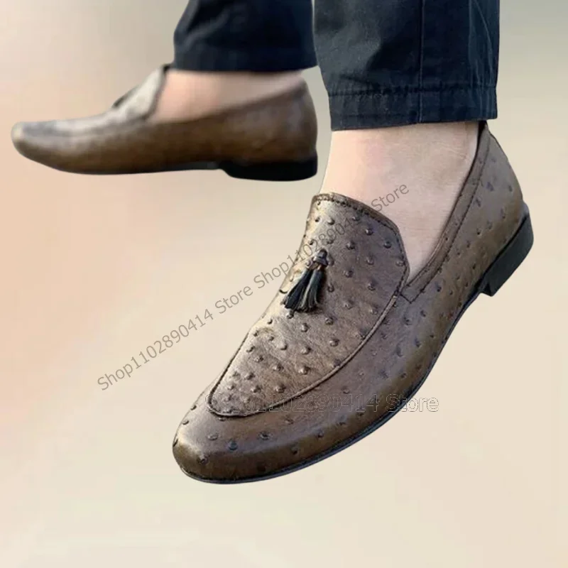 Marrom avestruz impressão borlas decoração mocassins masculinos moda deslizamento em sapatos masculinos luxuoso artesanal festa banquete sapatos casuais