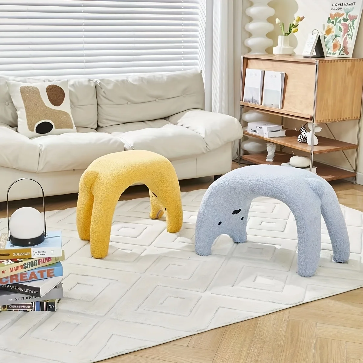 Plush cat soft chair, suitable for home use, metal frame, decorative art style, comfortable and practical design