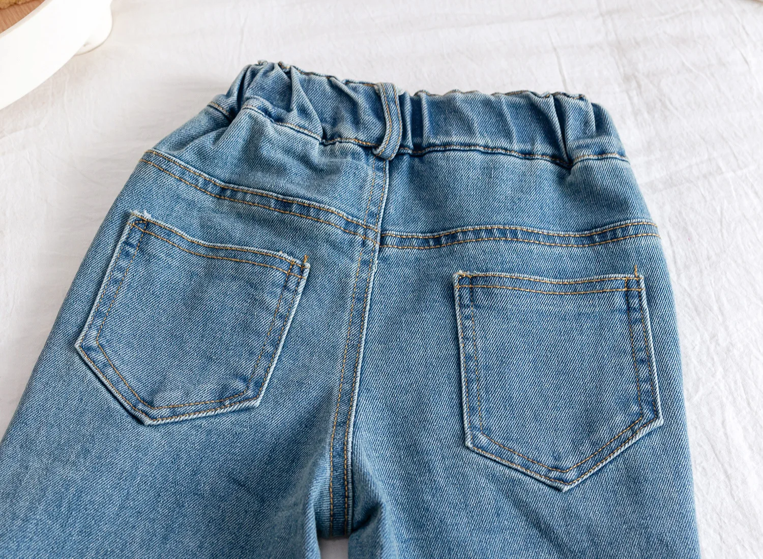 Lockere, ausgestellte Babyhose für Frühling und Herbst, dehnbare, lange Hose für Mädchen, weiche, lässige Jeanshose, trendige Hose für Schülerinnen, Kinder. – Detail 5