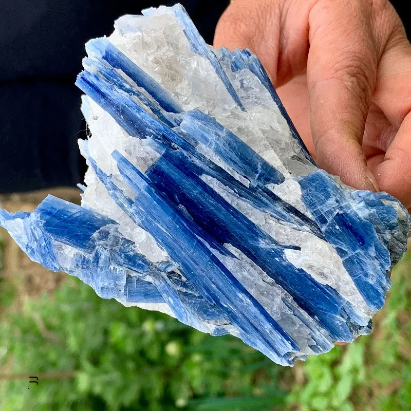 KYANITE MINERAL SPECIMEN 6