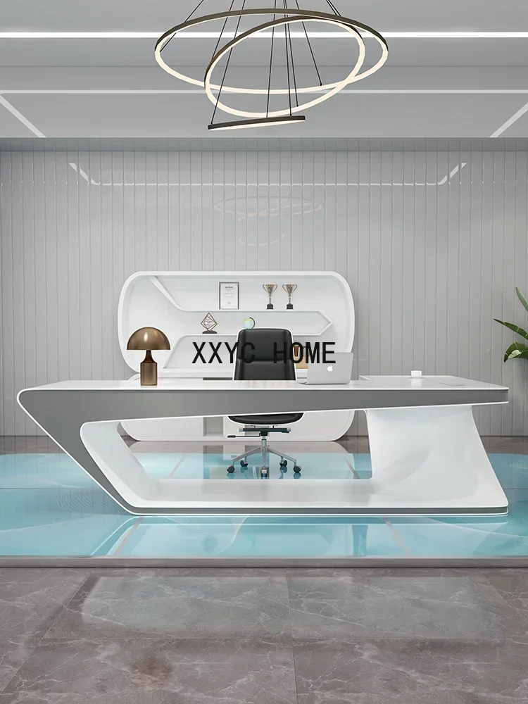 

Белый офисный стол Boss: Простой, современный, с технологичным дизайном, нестандартной формы