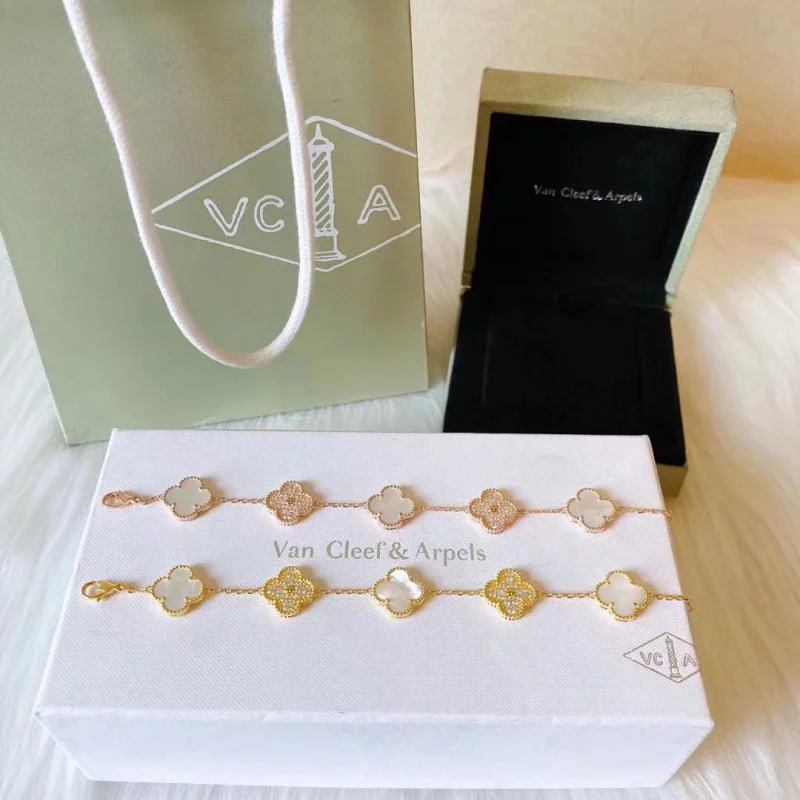 

Flower Bracelet Bangle Elegant Gold Color Chain Shiny Rhinestone Floral Bracelet Chic Women's Party Jewelry