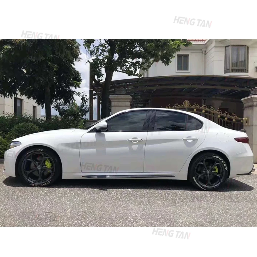 Carbon Fiber Side Skirts Splitters Flaps Apron For Alfa Romeo Giulia Body kit Upgrade Car Accessories Body kit