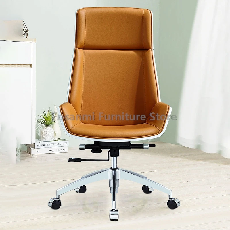 เก้าอี้ล้อเลื่อนสํานักงานหนัง Boss ผู้จัดการพร้อมโครงไม้ปรับความสูงได้ตามหลักสรีรศาสตร์เก้าอี้คอมพิวเตอร์แสนสบายเก้าอี้โต๊ะบ้านหรูหรา