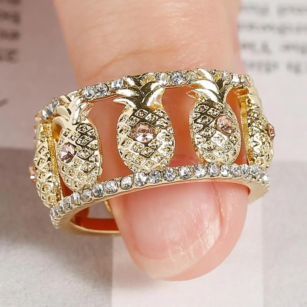 Creative Lovely Full Circle Small Pineapple Two-Tone Crystal Rings for Women Engagement Party Wedding Jewelry Hand Accessories