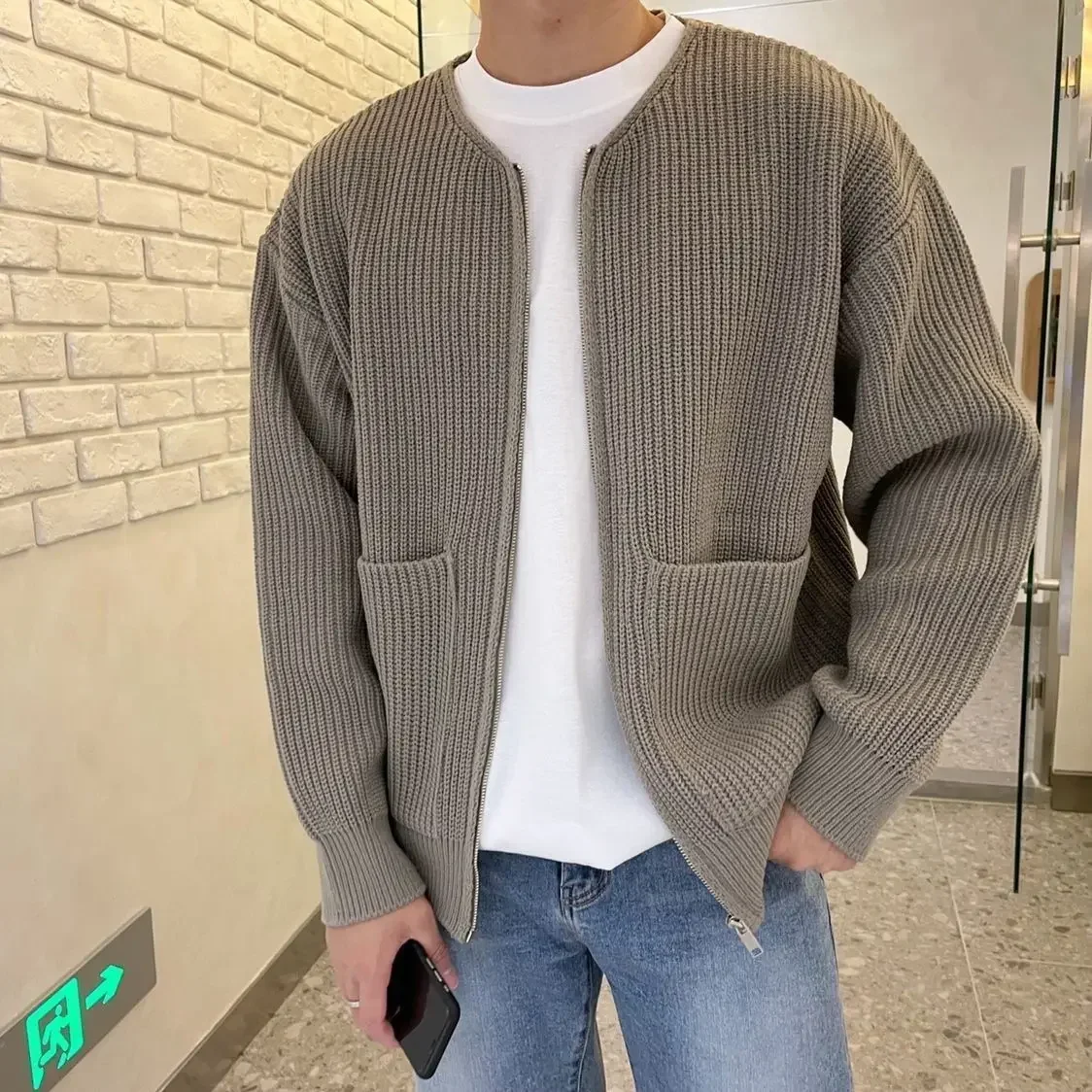 

Men's Clothing Round Collar with Pockets Knit Sweater Male Solid Color Plain Zipper Zip-up Cardigan Crewneck New in Knitwears A