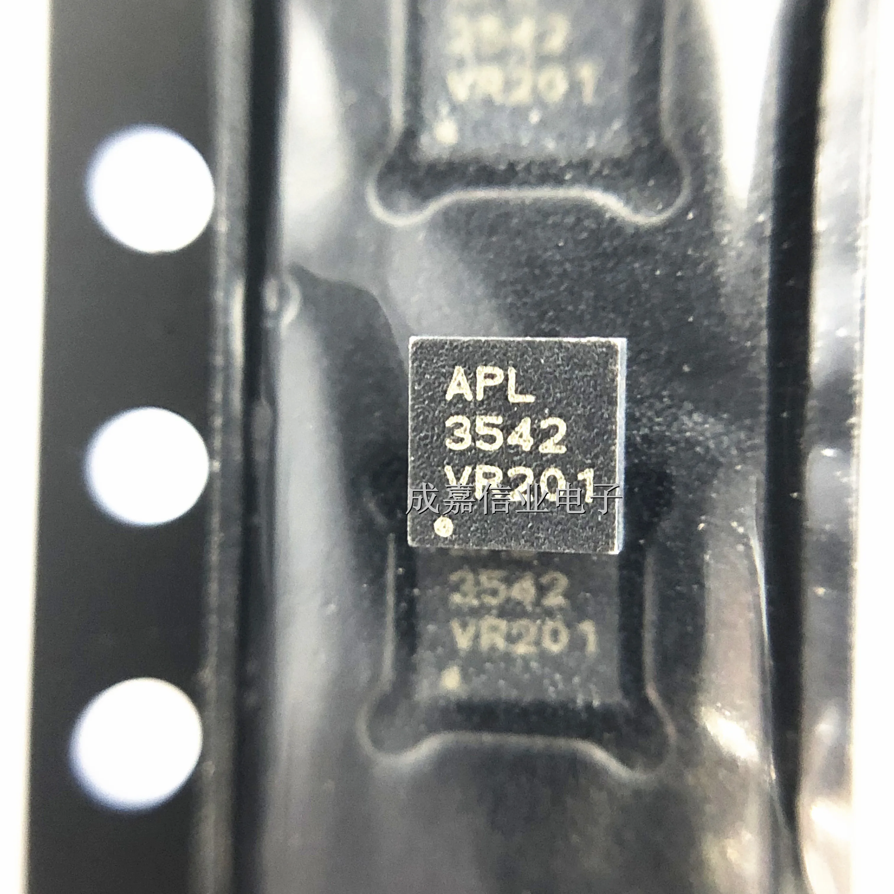 10pcs/Lot APL3542QBI-TRG QFN-10 MARKING;APL3542 High-Side Power Distribution Controller Storage Temperature ;-65c -150 c