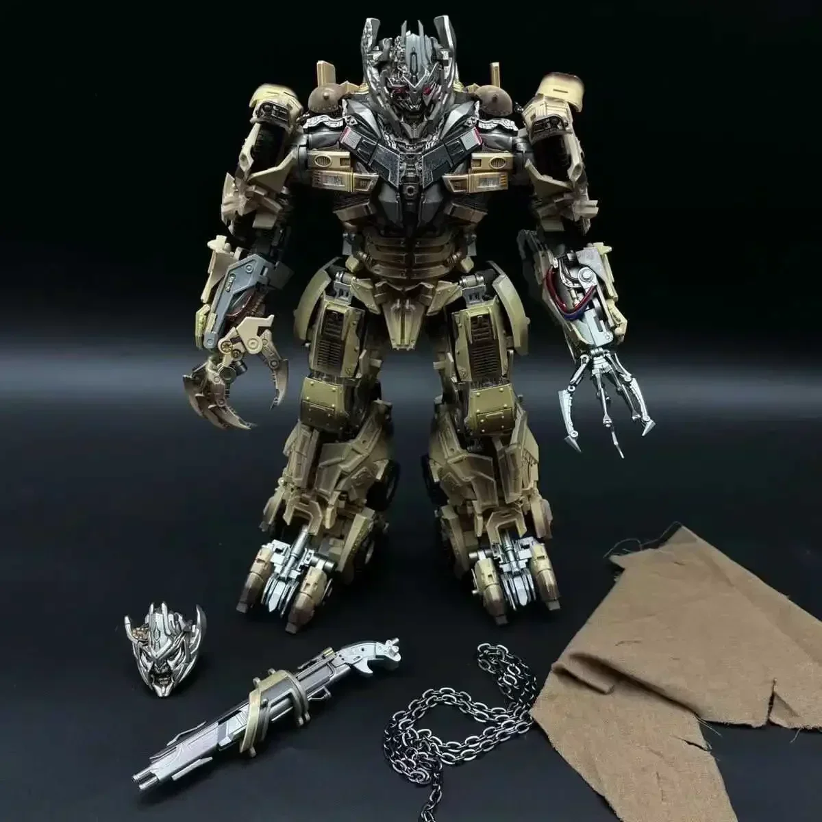 Transforming Toys DP01 Oil Tanker MGC Alloy Enlargement Desert Battle Damaged Version Movable Dolls Model Collection