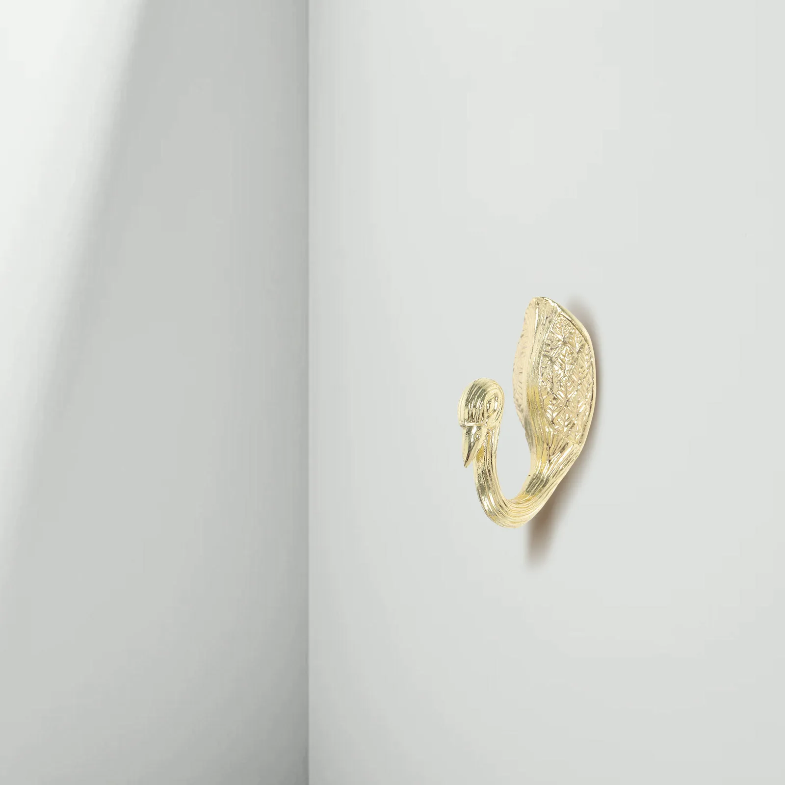 

2Pcs Curtain Holdbacks Zinc Alloy Swan Shape Curtain Tiebacks Wall Mounted Hooks for Drapes Bath Curtains Elegant Metal Holders