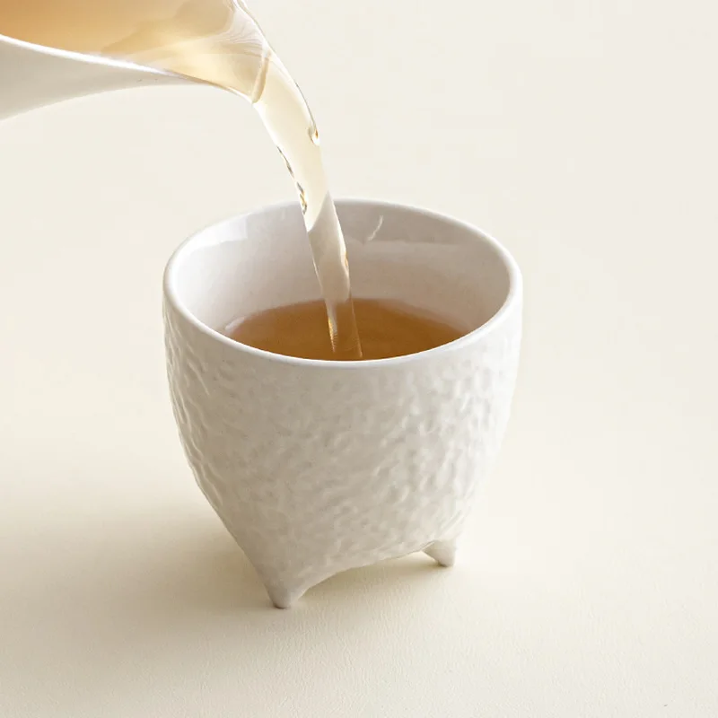 60 ml Weiße Teetasse Keramik handgemachte dreibeinige Teetasse Haushalt Einzeltee Trinkbecher Keramik Kung Fu Teeset Master Cup
