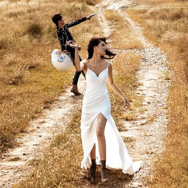 

Simple Korea White Wedding Dress V-Neck Spaghetti Strap Soft Satin Bridal Gown Back Lace-up Photos Shoot Dresses 2025 Customized
