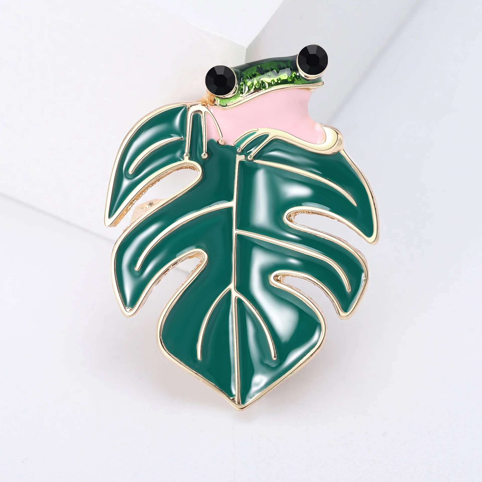 Fashion Creative Enamel Frog Brooch For Women Lovely Frog Lying on Lotus Leaf Brooch Casual Party Office Animal Pin Jewelry Gift