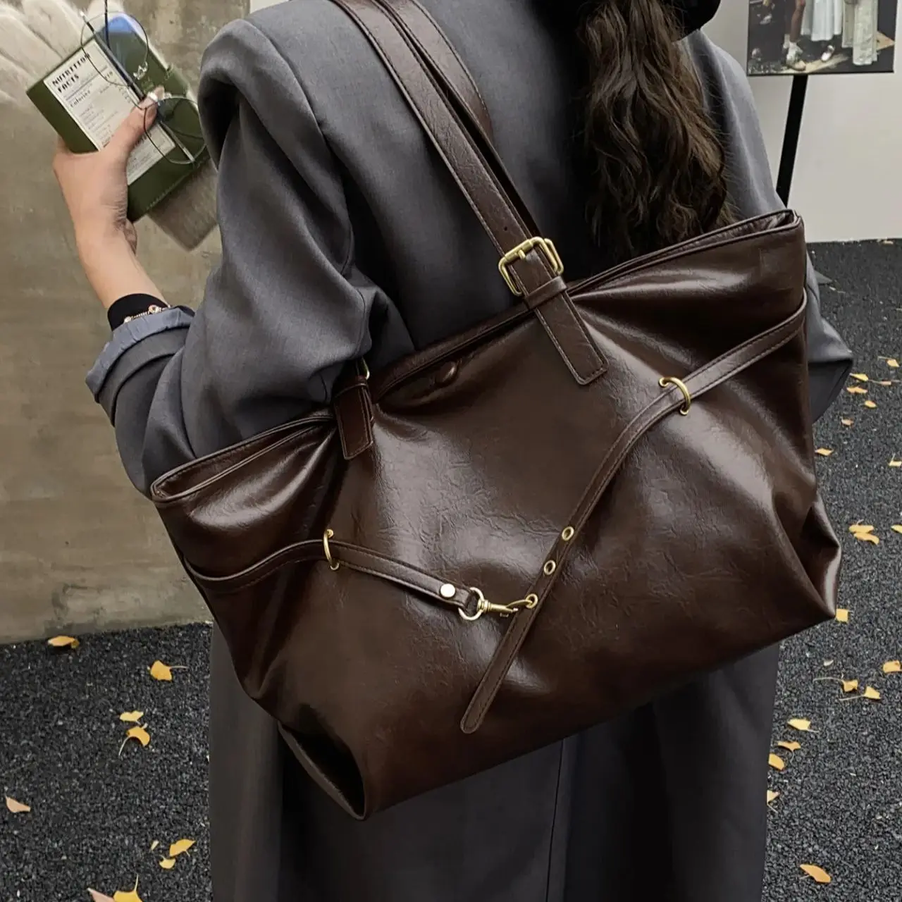 

Fashion Women's Large Capacity Commuter Tote Bag Female Korean Fashion Luxury Pu Leather Handbags Chic Trend Underarm Bag