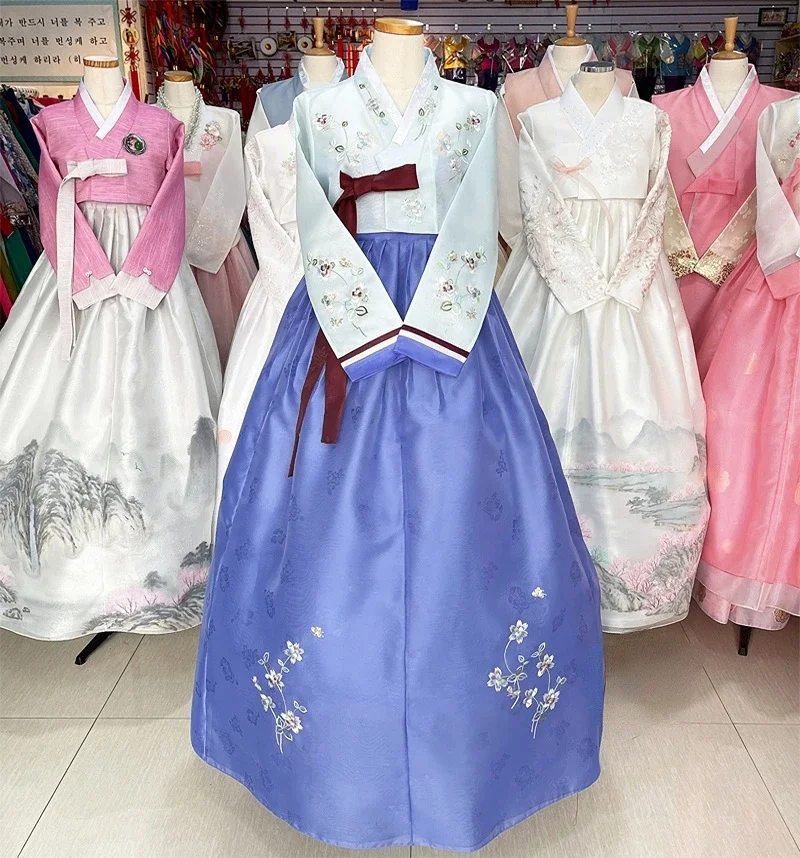 

Elegant Hanbok Embroidered Dress National Traditional Formal Banquet Hand Hanbok Celebration Performance Outfit Cosplay