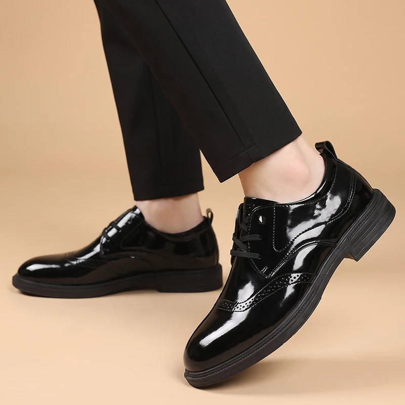 Herren Glänzende Lackleder-Brogue-Schuhe mit Schnürung, Rutschfester Sohle, Formelle Schuhe für Hochzeit, Geschäft, Büro und täglichen Pendelverkehr – Detail 8