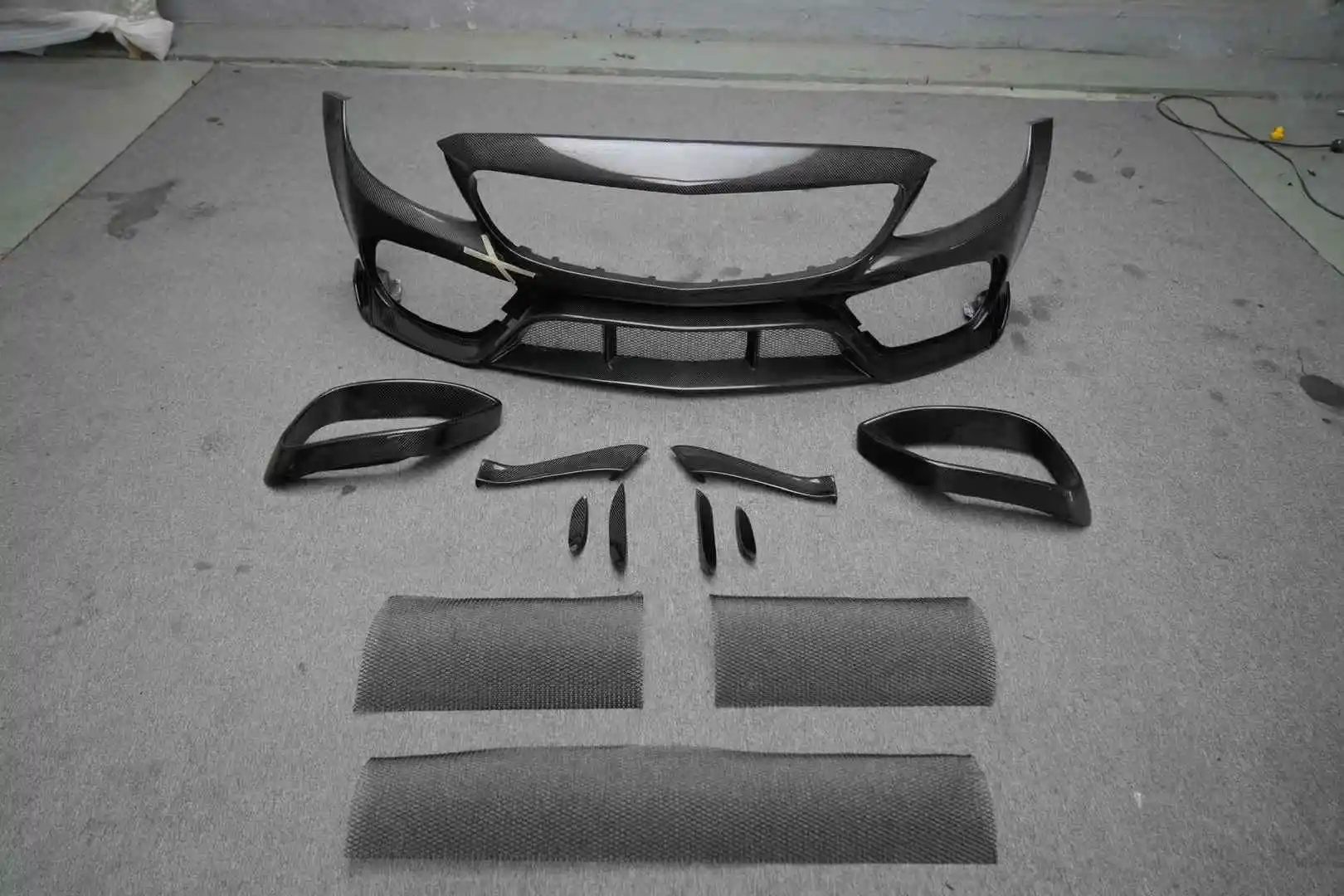 New Custom Car Modification Kit for W205 C63 Two Door Full Carbon Fiber Front Bumper Bolt-On Ready-made Body Kit