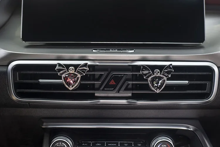 1pc Car Vent Clip Bat Skull Shape Rhinestone Decor Car Air Vent Clip Aromatherapy Perfume Accessory Car Interior Accessories