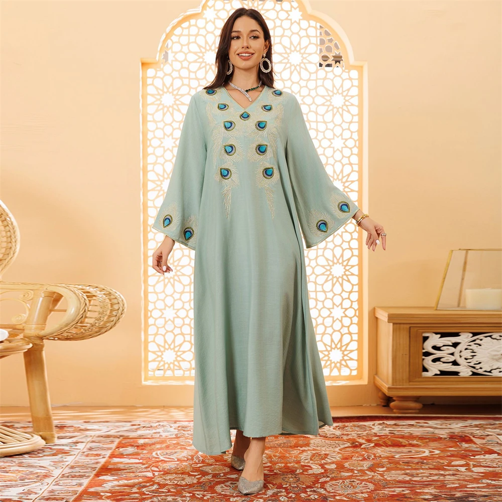 

Мусульманская женская одежда в Дубае Ближний Восток Мусульманская одежда элегантный пуловер с вышивкой платье