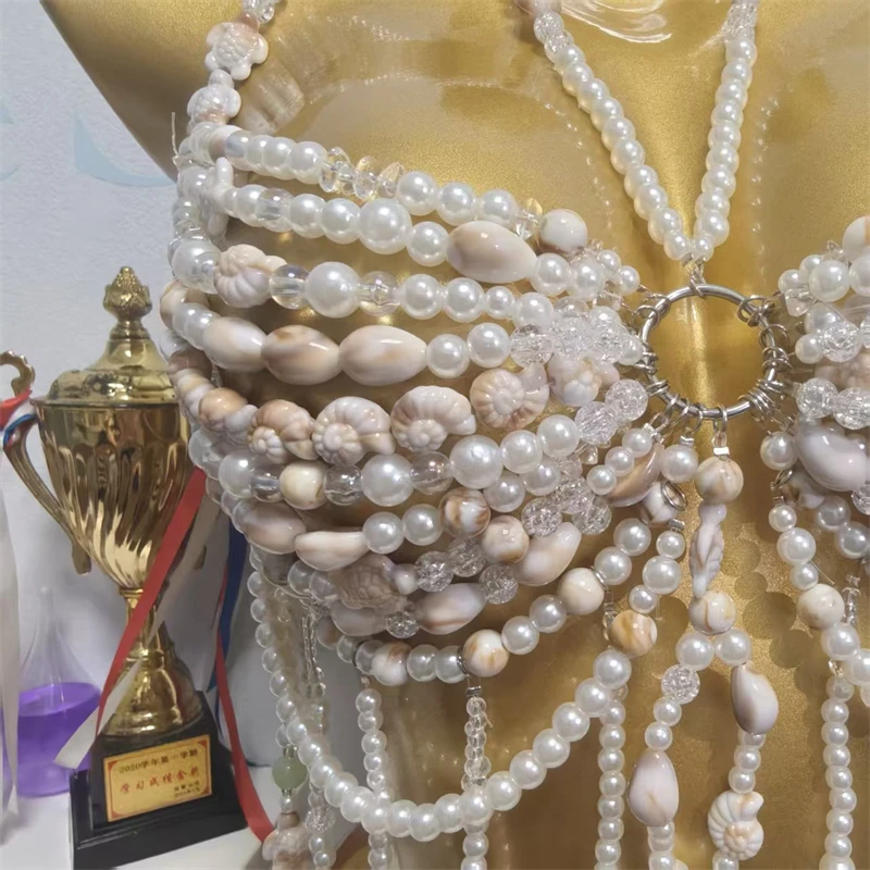 Damenbekleidung: Perlenbesetztes Quasten-Bodychain-Bralette, Perlen-Neckholder-Harness-Crop-Top, sexy für Strandparty, Festival, Rave, Urlaub. – Detail 10