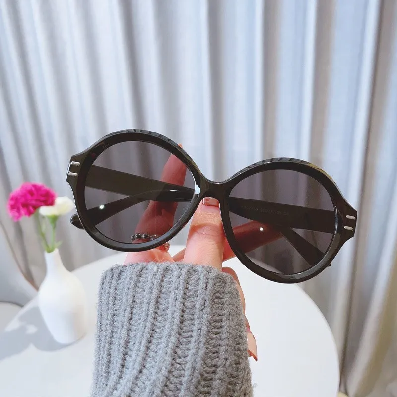 Vintage circular Sunglasses Woman Mirror Retro Rivet Fashion Sun Glasses Female Brand Designer eyeglasses UV400 Oculos De Sol