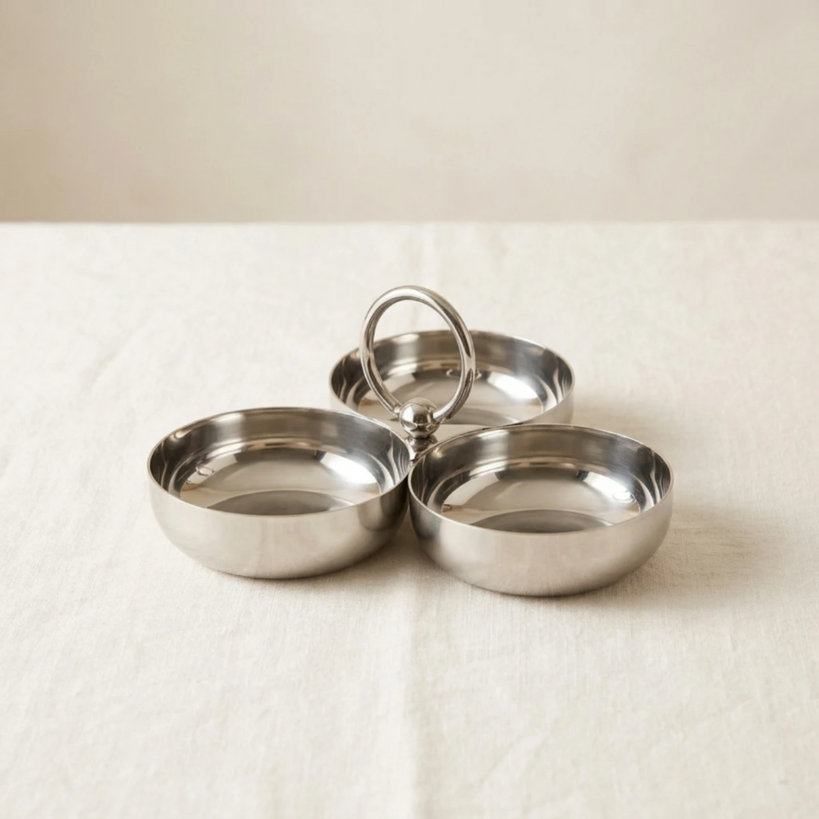 Snack Dish with Carrying Handle Stainless Steel Cluster Serving Bowls Connected Serving Bowls Minimalist 3-in-1 Snack Plate
