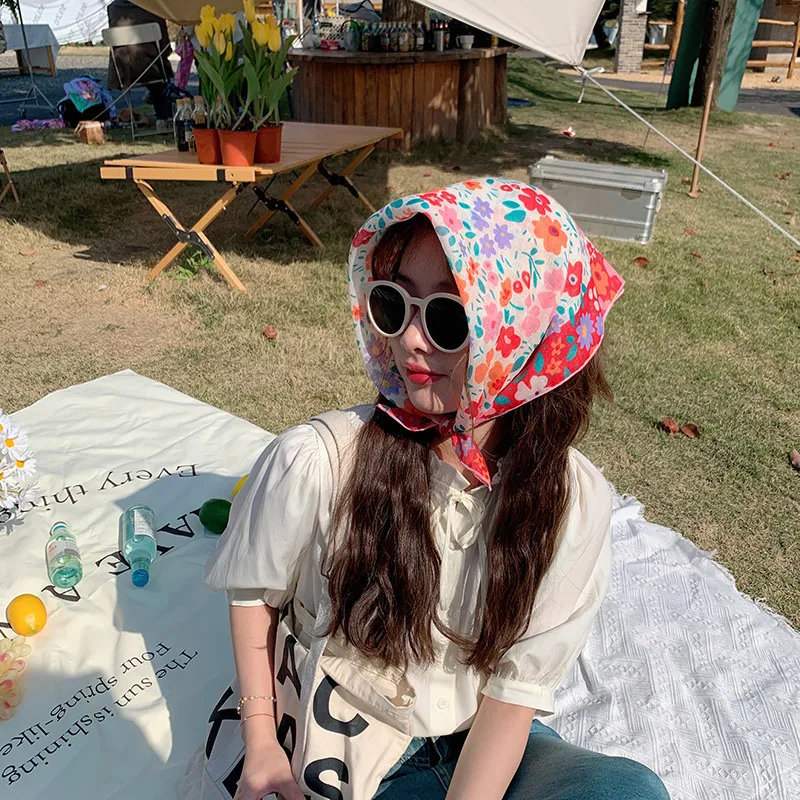 Sweet and adorable cotton-linen square scarf, stylish and versatile floral-patterned headscarf for spring and summer sun protect
