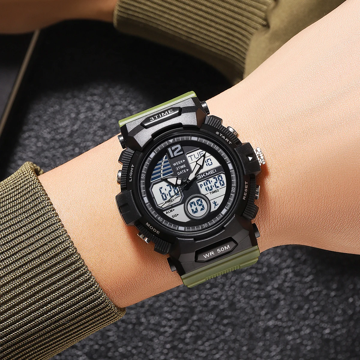 SKMEI Multifunctional Casual Digital Watches Fashion Design Waterproof Chrono Wristwatches Sports  Alarm Watches For Men Women