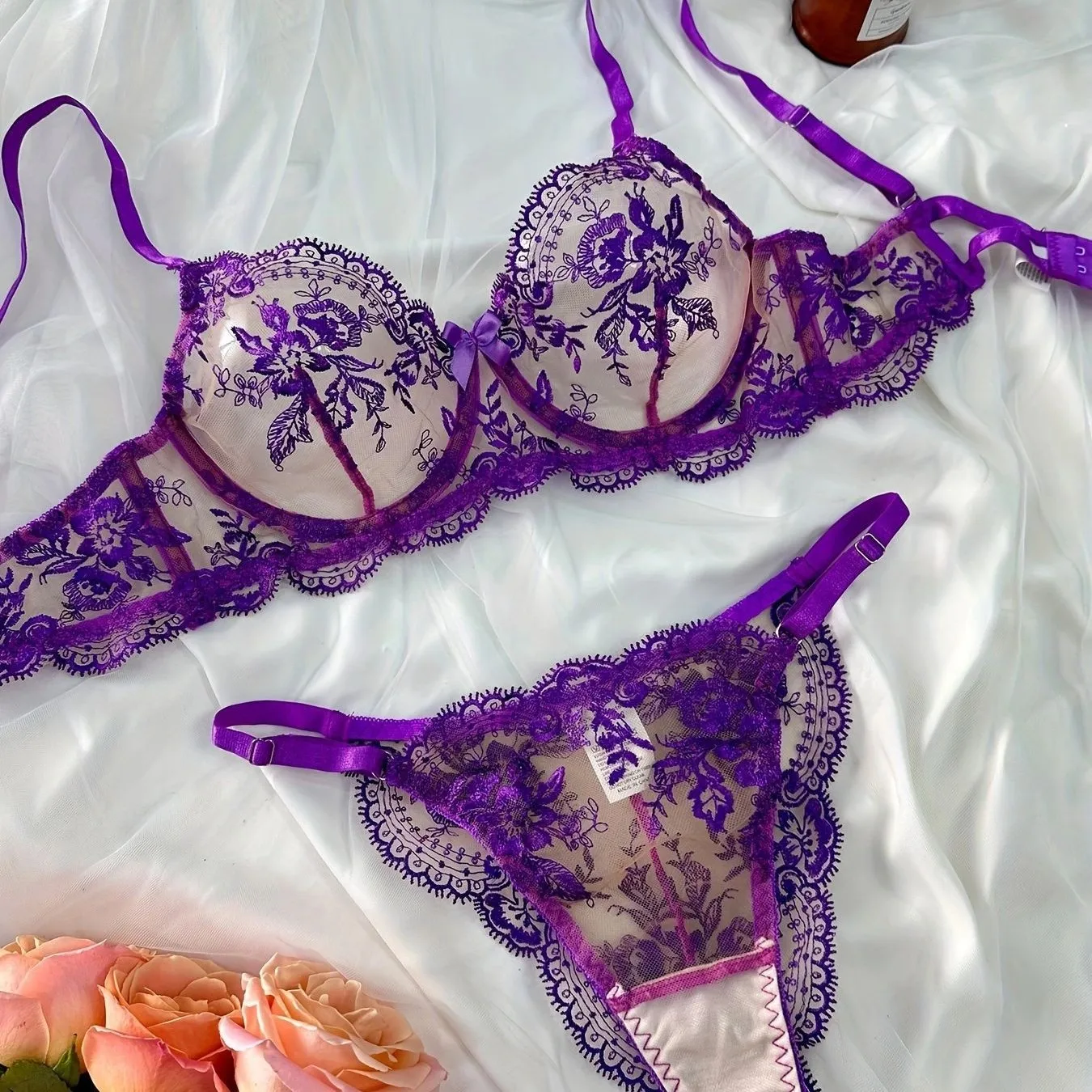 Sexy Blumenstickerei Unterwäsche Set Home Freizeit BH Set Netzstoff Reine Farbe Vier Jahreszeiten Geeignete Damen Unterbekleidung