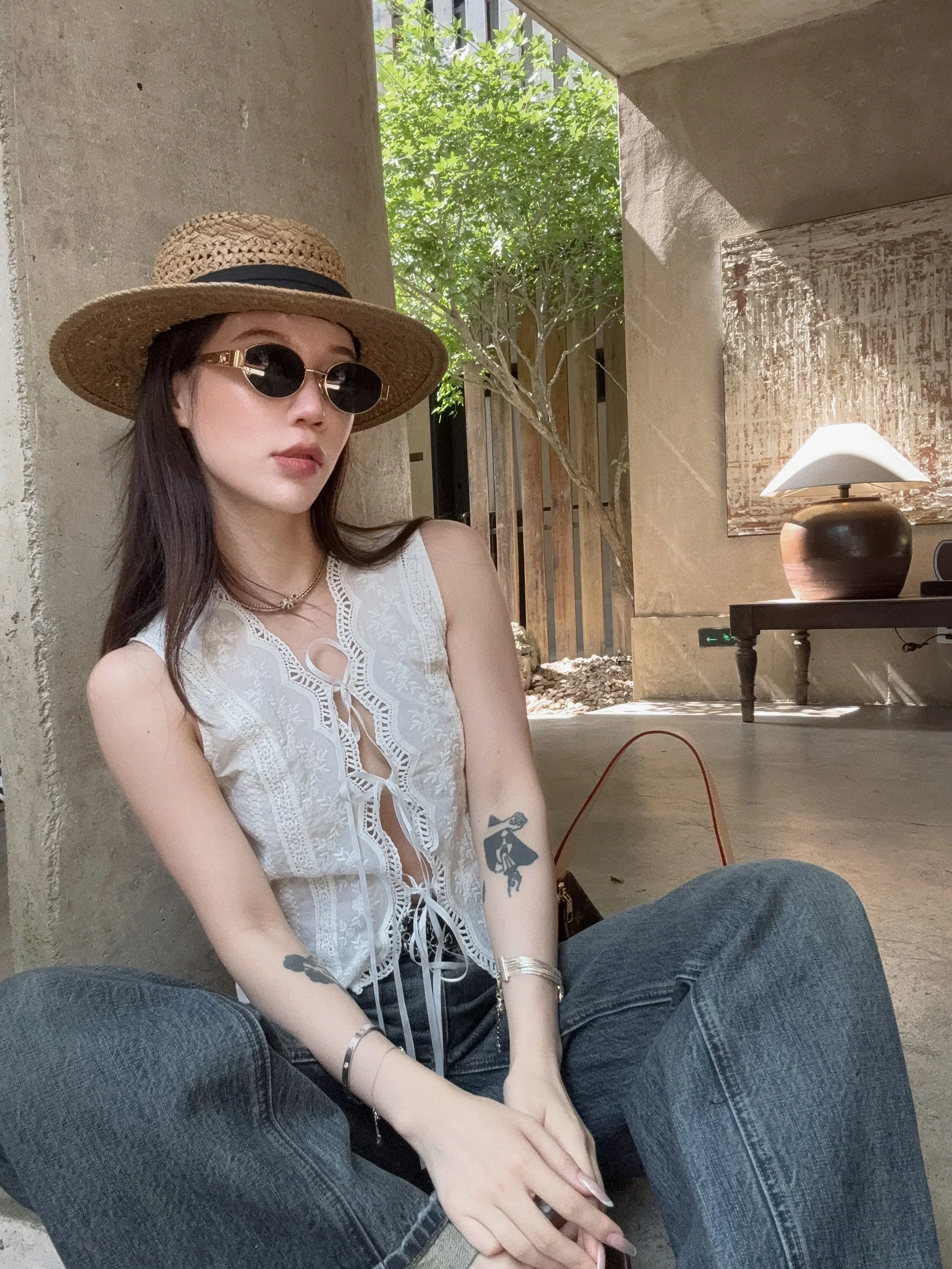 

Chier French Sle Lace Embroidery Tank Top Two-Way Wear Inner Match Cotton Blend Hollow out Design Busin Casual Women's Vest