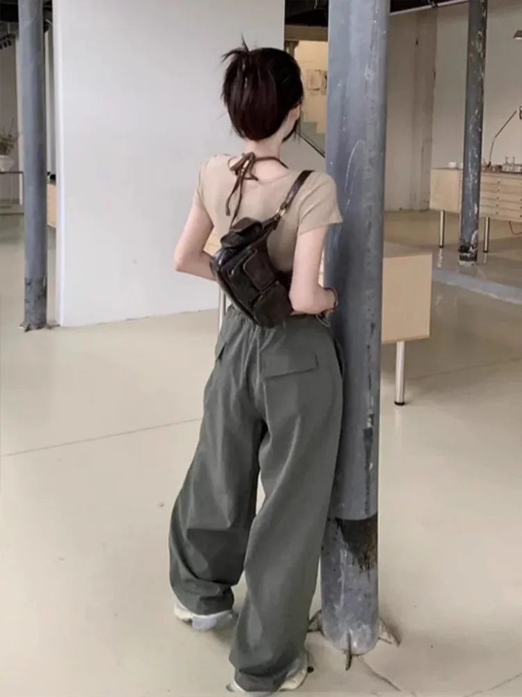 레트로 아메리칸 스타일 반팔 티셔츠 여성 슬림핏 홀터넥 핫걸 숏 스타일 V넥 캐주얼 단색 가을 상의