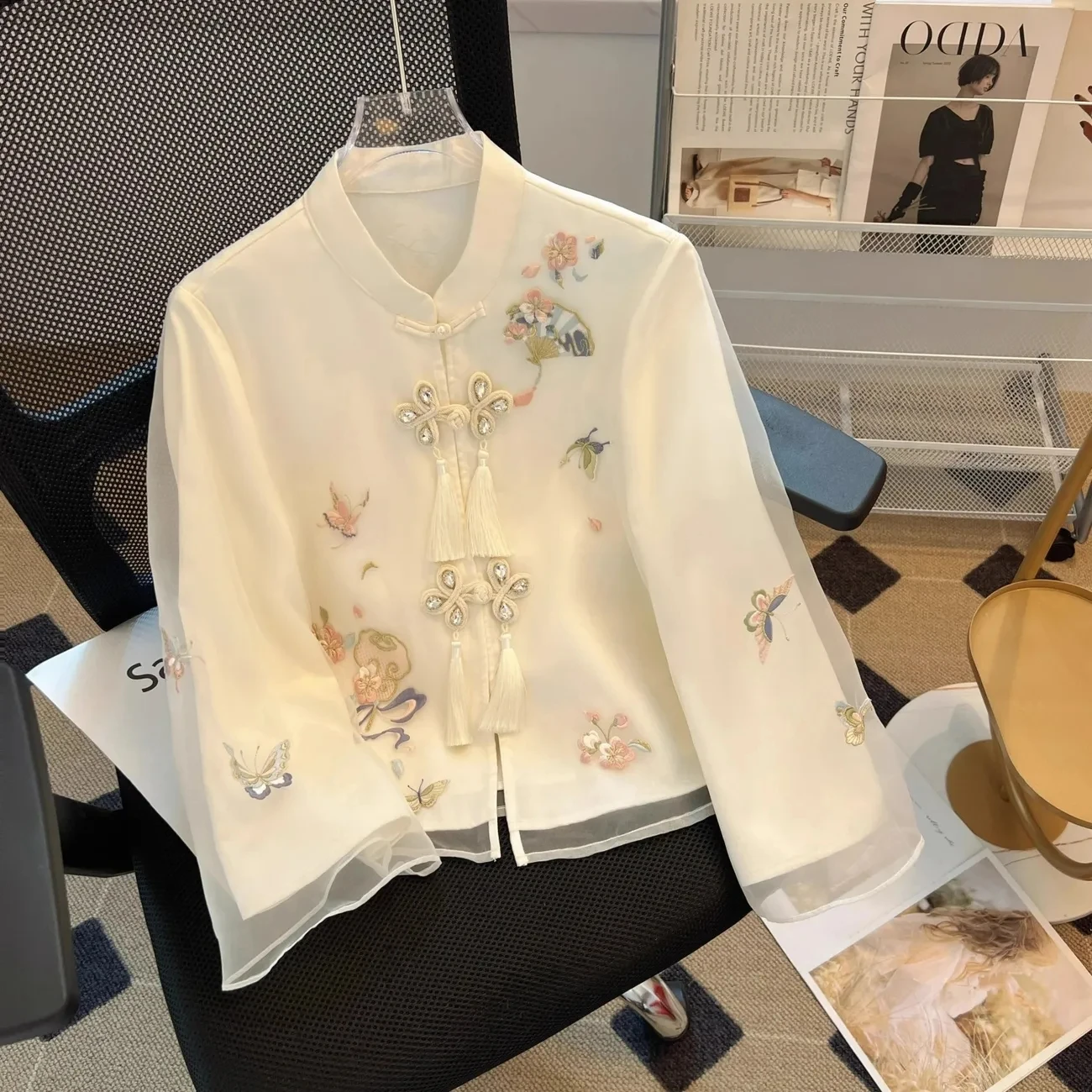 Outerwears Jackets Chinese Chiffon Shirt Women\'s Spring Dress Chinese Element National Style Buckle Collar Shirt Embroidered