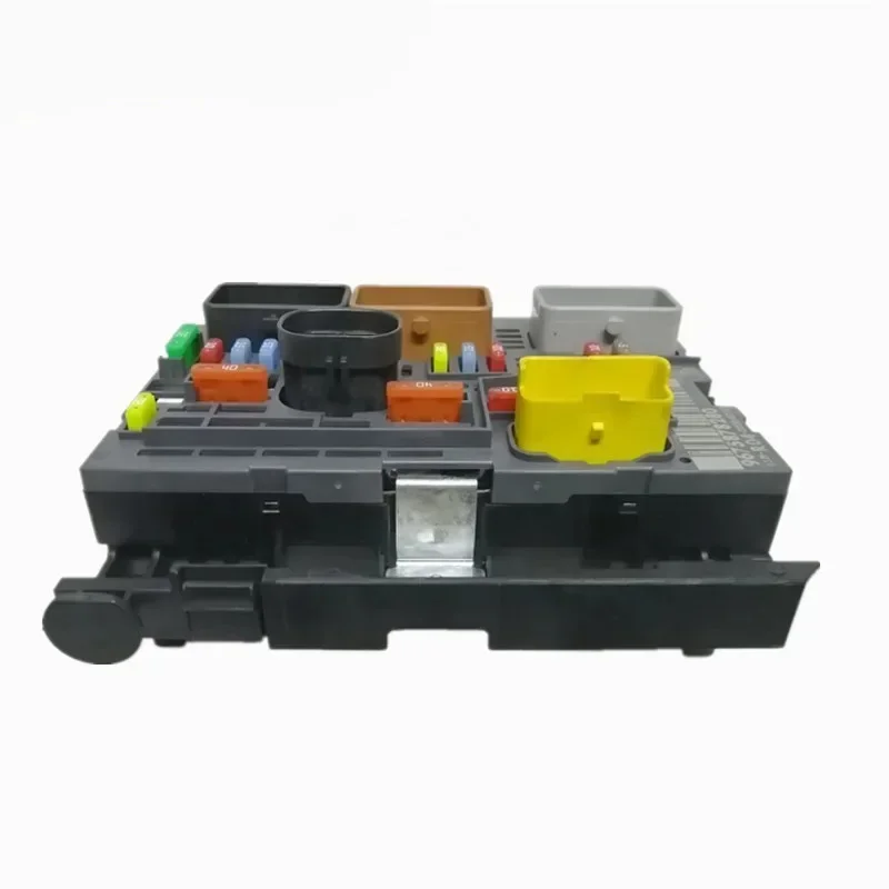 9807028780 Original Fuse Box R04 for Peugeot 307 607 Citroen C4 BSM 9664706180 Engine Servo Box