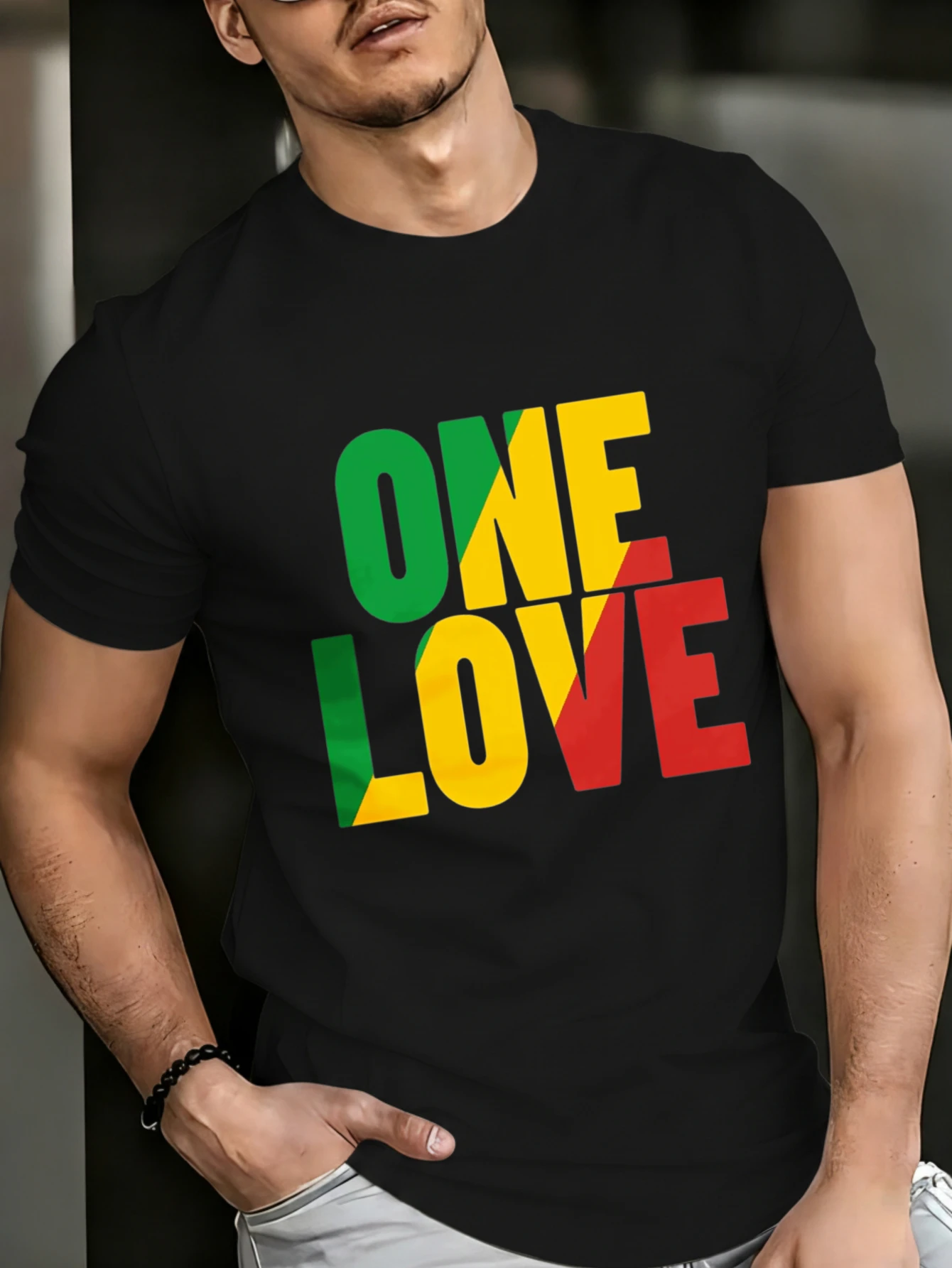 1PC JOOCAR T-shirt en coton décontracté toutes saisons avec texte One Love en vert, jaune et rouge, col rond, manches courtes douces, extensibles et respirantes, haut streetwear à imprimé lettres tendance, choix de cadeau idéal pour les fêtes