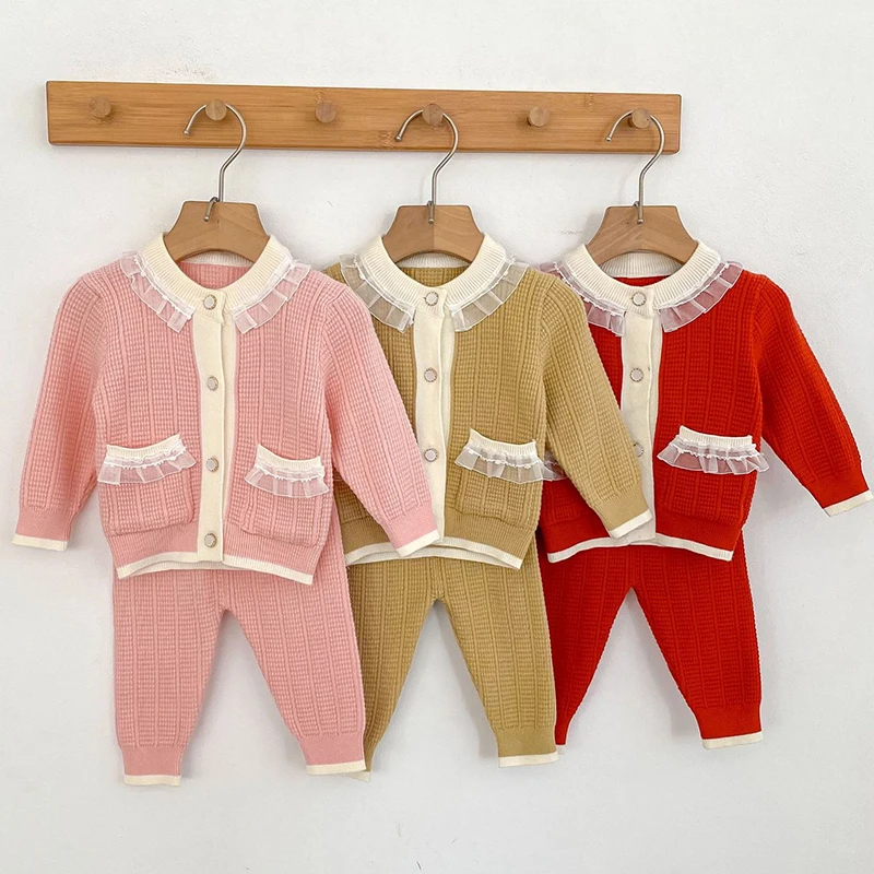 

Осенний комплект детской трикотажной одежды для девочек, кружевной стильный кардиган с длинными рукавами, свитер + штаны, костюм для маленьких девочек, весенний детский костюм