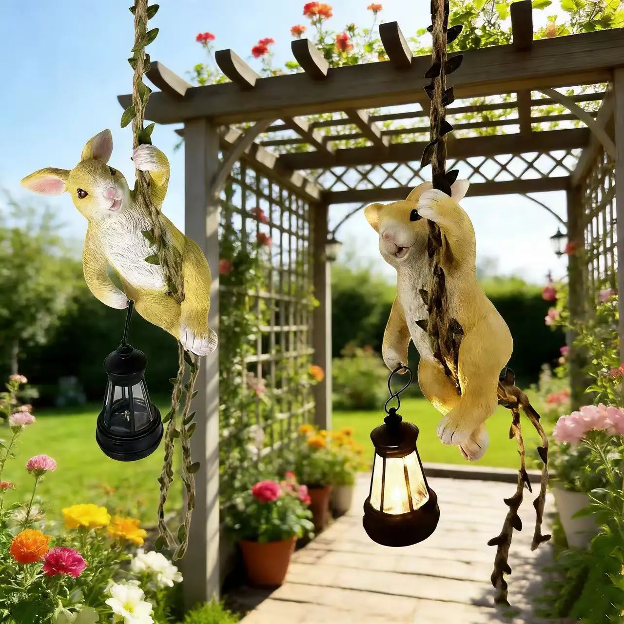 

Resin Animal Climbing Hanging Light, Solar Powered Outdoor Garden Lantern for Yard Decor & Patio Yard Landscape
