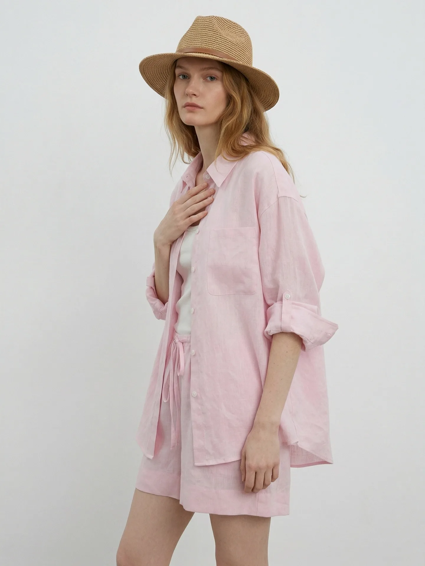 

Розовый льняной комплект: рубашка и шорты, женский, свободный крой, из двух предметов, шикарный, непринужденный, элегантный, осенняя мода