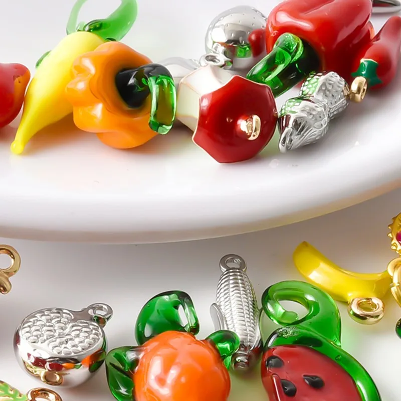 5 Stück verschiedene Lebensmittel-Anhänger (Apfel, Kohl, Erdbeere), stahlfarben, aus 316 Edelstahl, Erbsen- und Bananen-Anhänger für die Schmuckherstellung von Halsketten – Detail 2